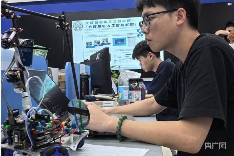 高校人工智能教育新观察 专业变革与创新育人，兼论人工智能硬件销售的机遇与挑战